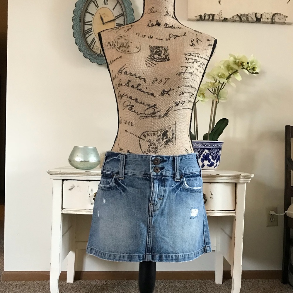 American Eagle distressed mini jean skirt